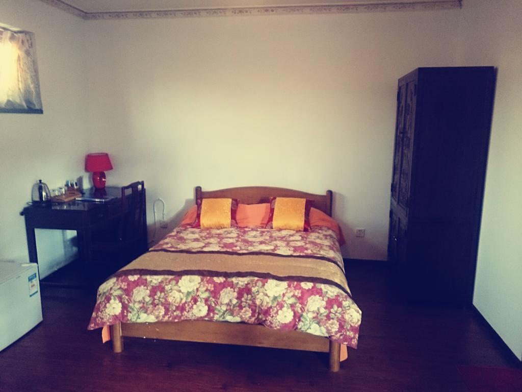 Templeside Deluxe Hutong Hotel Peking  Kamer foto